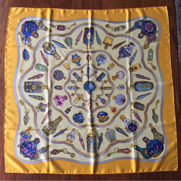 Authentic Hermes Carré 90 Scarf Qu'importe Le Flacon Perfume Bottle Scarf Silk - Picture 2 of 10